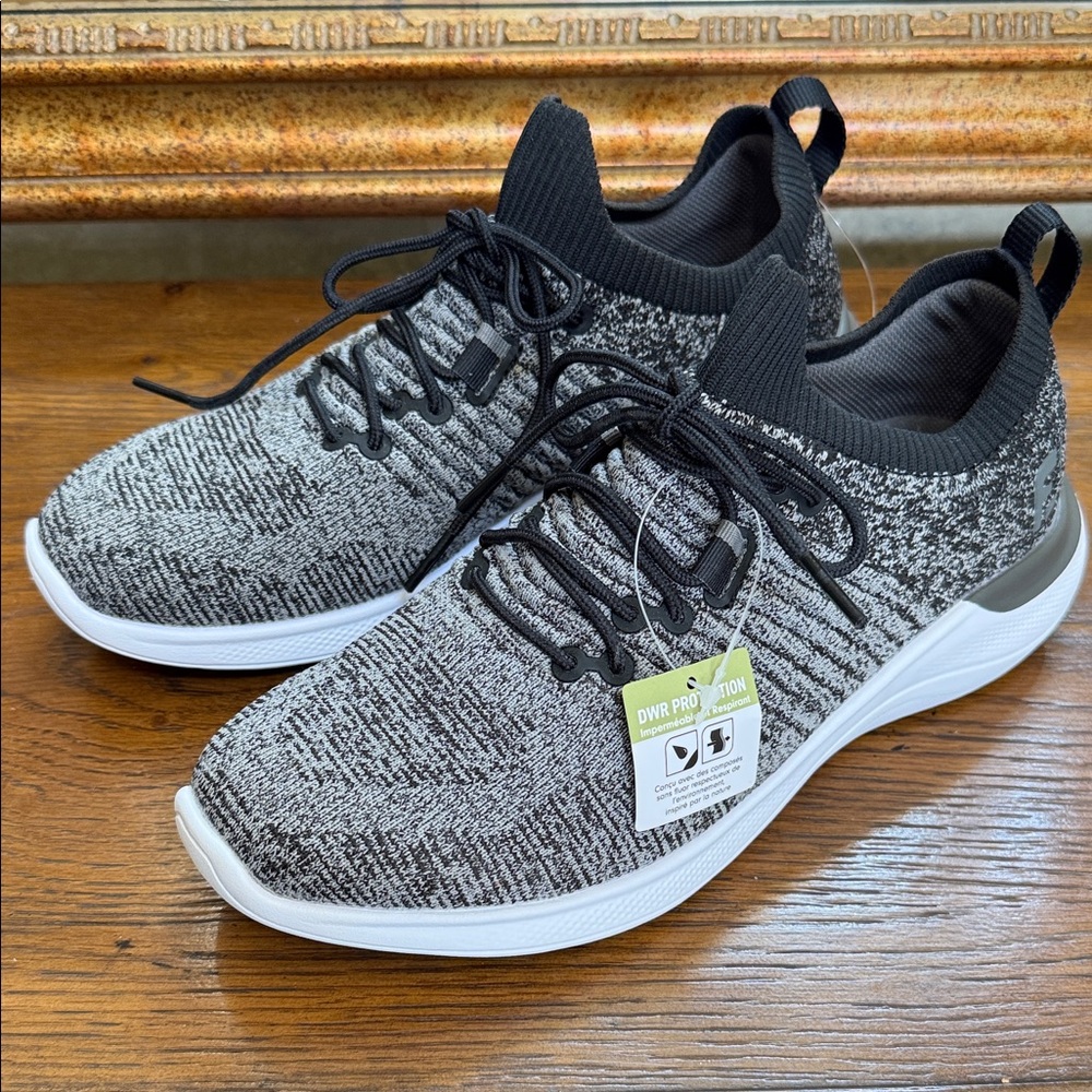 FootJoy Golf Flex XP Women’s spikeless Black & Gray Knit golf shoes. Size 6 1/2.